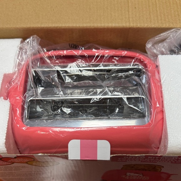 Hello Kitty Pink and White Toaster 2 Slice 2Box - Picture 2 of 3